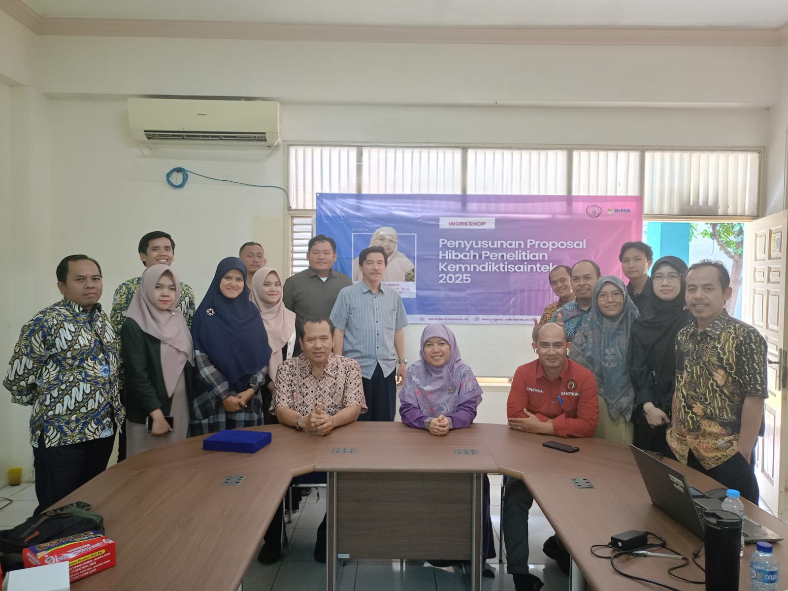 Siap Sambut Hibah Penelitian 2025, SAINTEKMU Gelar Workshop Penelitian.