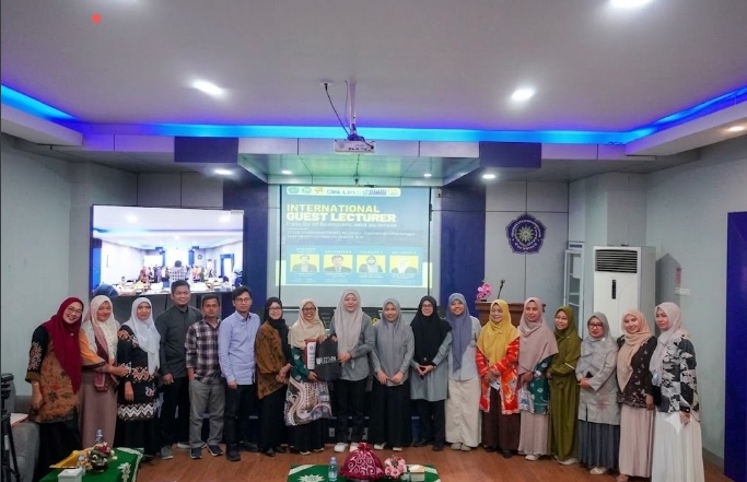 Catatan dari Kuliah Tamu Internasional FEB Unismuh: Perguruan Tinggi Didorong Menahan Talenta di Tengah Ekonomi Digital