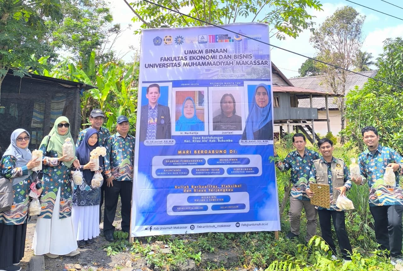 Tim PKM FEB Unismuh Dampingi UMKM Kerupuk Jamur di Bulukumba
